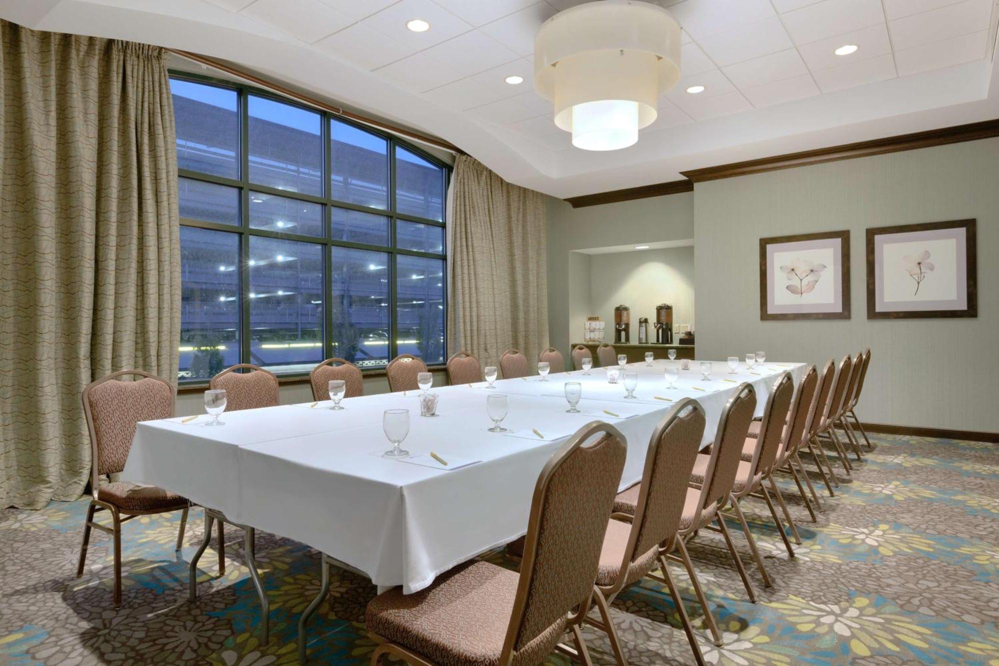 Hilton Garden Inn Worcester Dış mekan fotoğraf